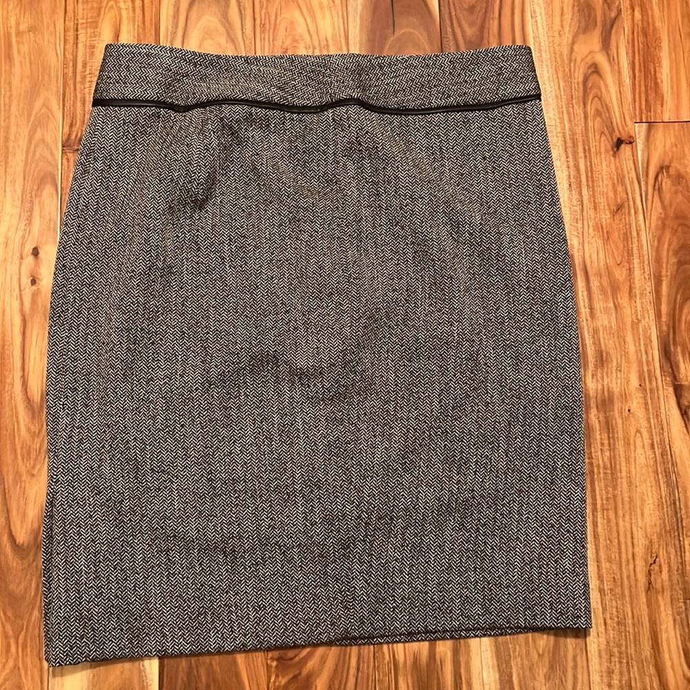 New The Limited Black Tweed Skirt Leather Piping -Sz 8
